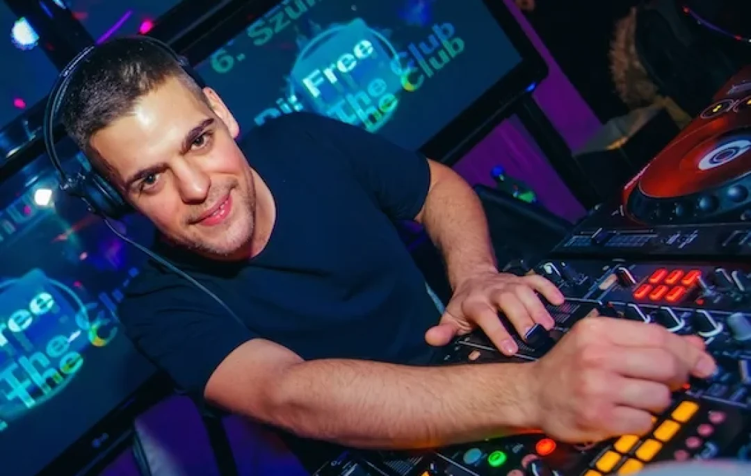 dj-free